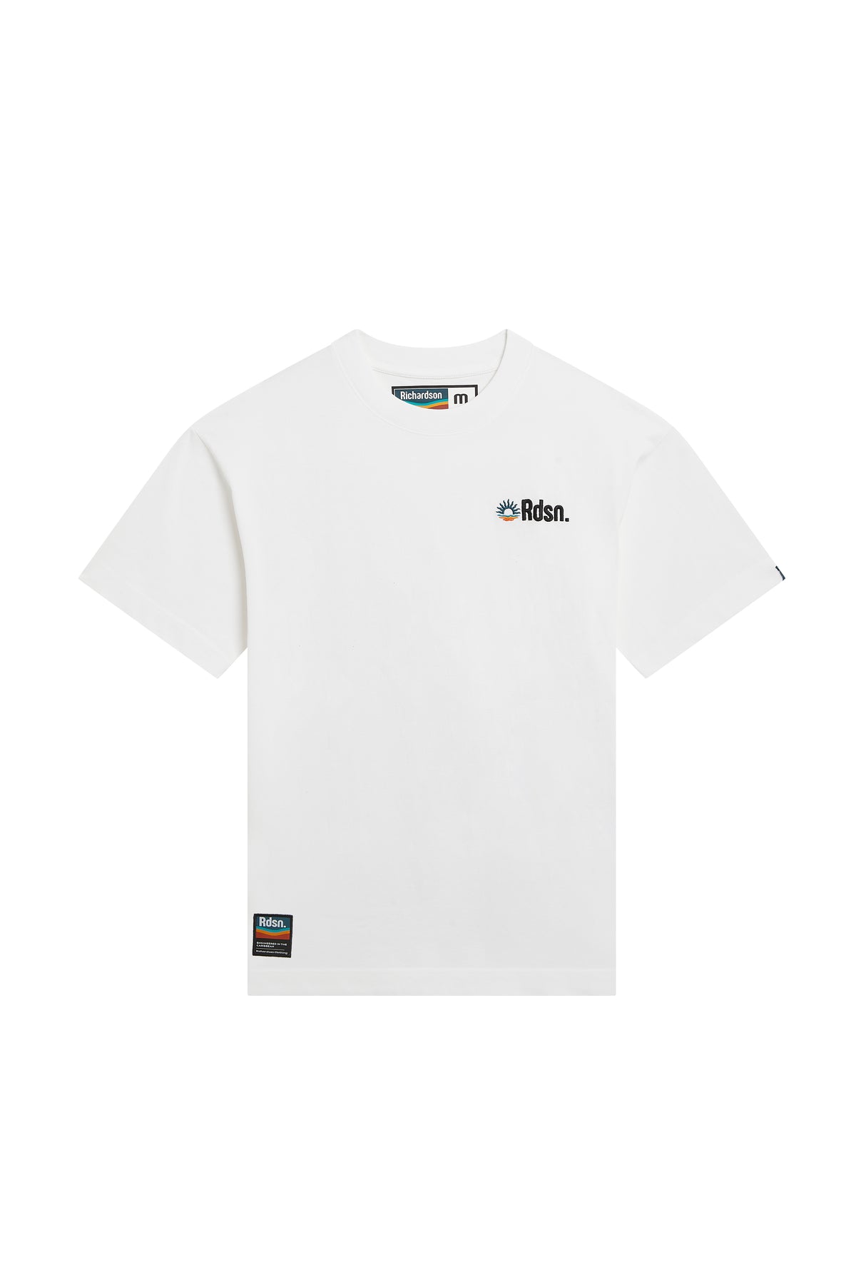 T-shirt RDSN – détail du logo brodé sur la poitrine